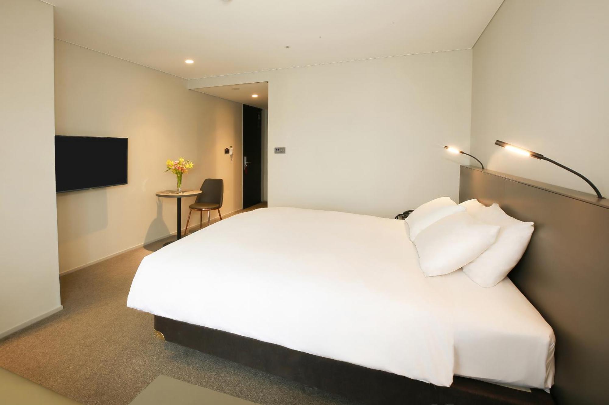 Westernlife Hotel Iksan Room photo